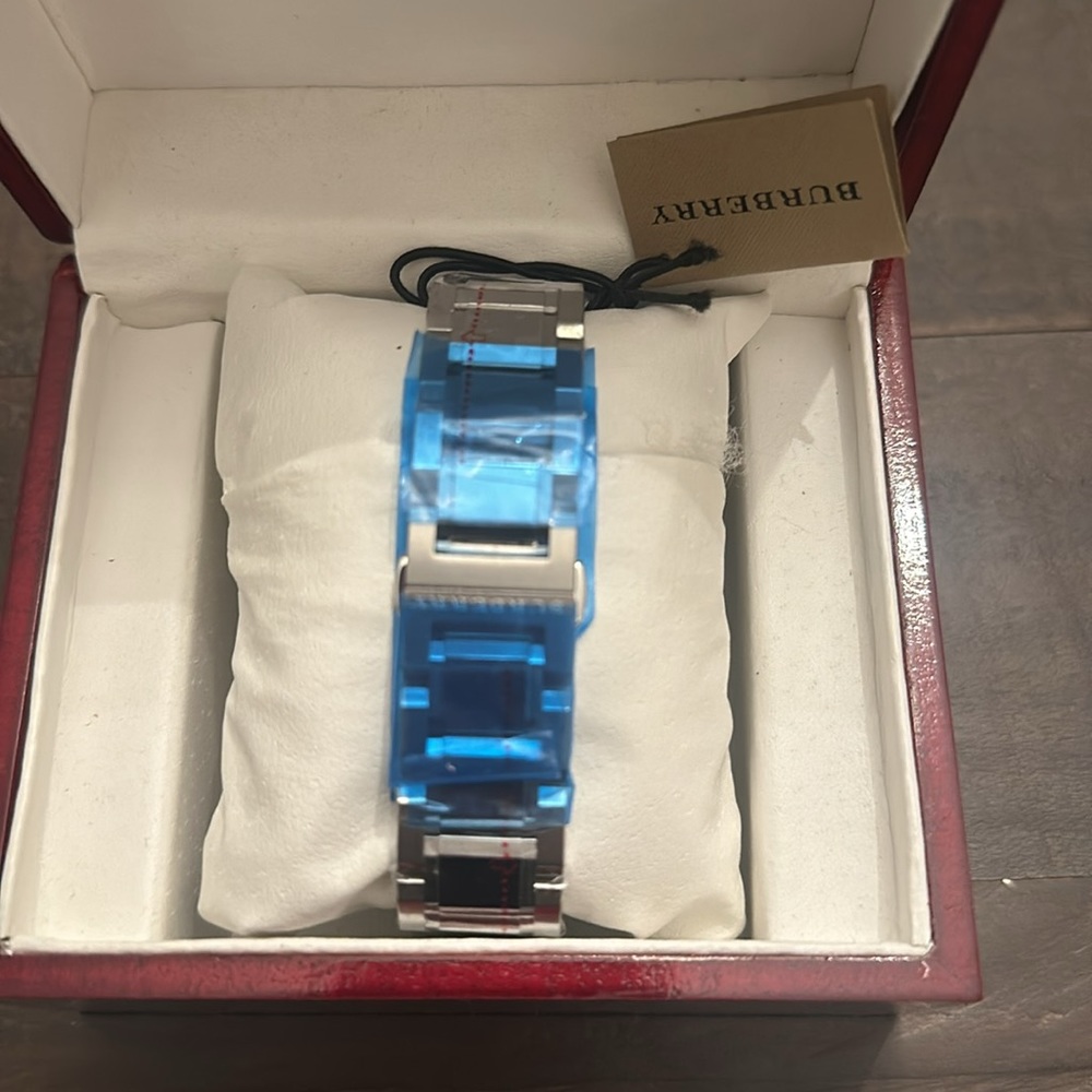 Authentic Men’s Burberry Watch - Picture 2 of 2